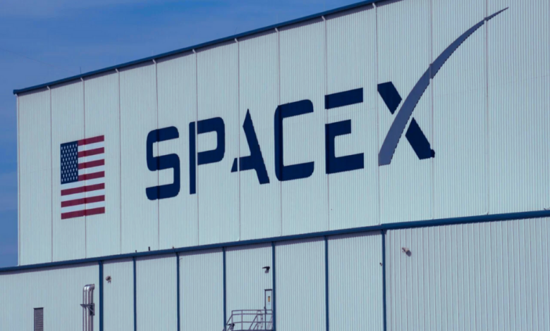 SpaceX propõe constelação de um milhão de centros de dados no espaço